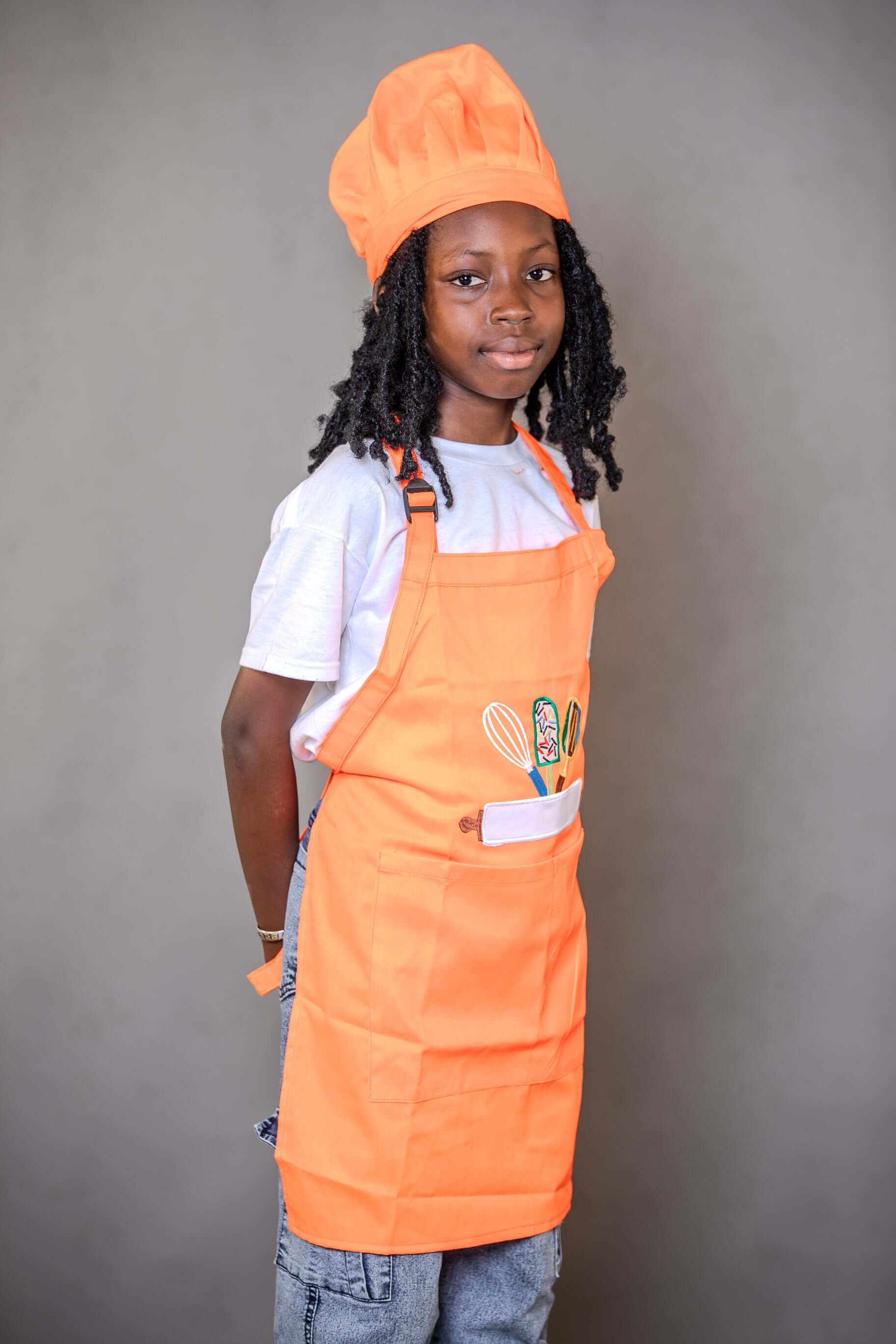 Siggi Embroidered Blue Girl Apron For Elementary School – 65% Polyester 35% Cotton